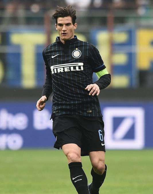 Andreolli verso il Cagliari: entro giovedì la risposta del difensore