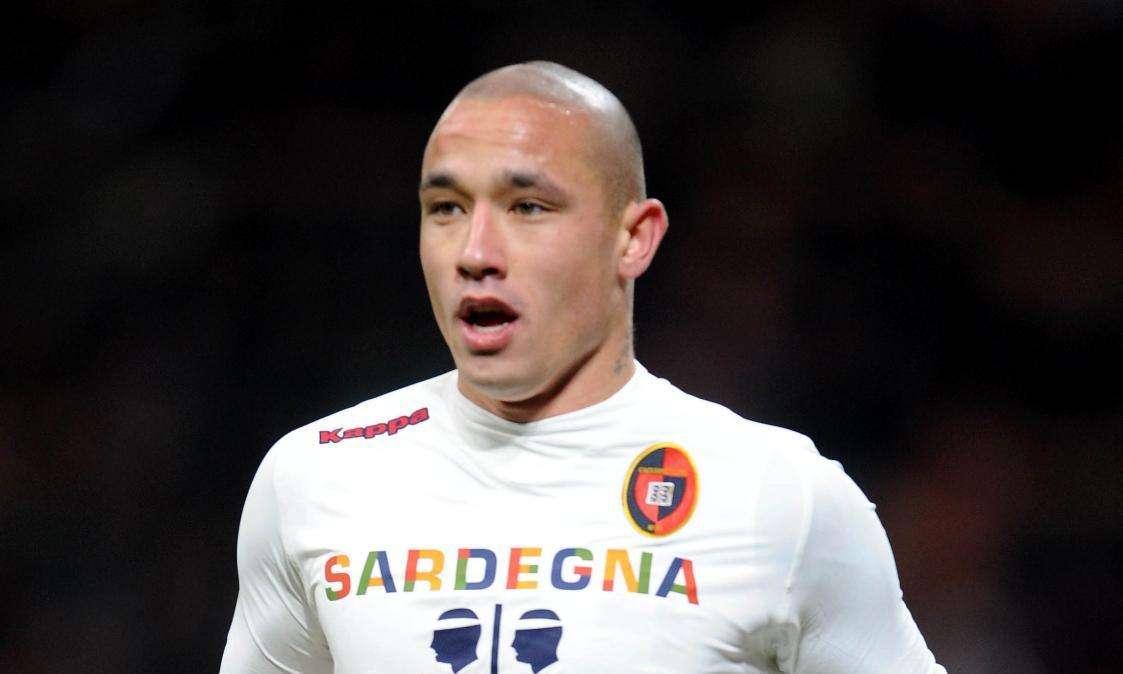 Spogliatoio rossoblù - Ibarbo: "Studio da Suazo". Nainggolan: "Appannato perché siamo pochi..."