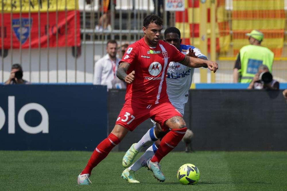 Tre acquisti in 9 giorni per il Cagliari, rebus Petagna