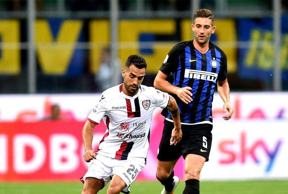 Cagliari più forte della sfortuna. Cuore e Sau per un pareggio storico, dedicato all'amico Astori