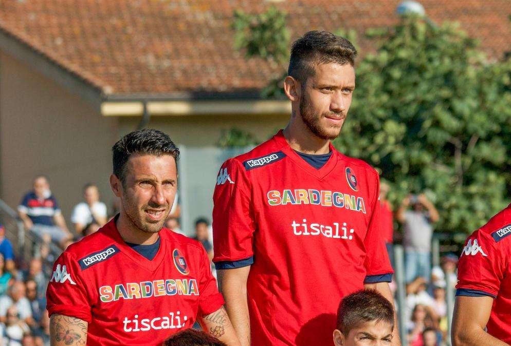 BIDONI ROSSOBLU - Cagliari, ti ricordi di Simone Benedetti?