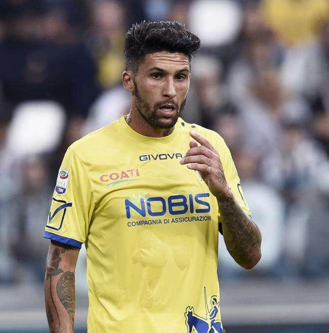 Nuova offerta del Cagliari per Castro: 6.5 mln di euro più un difensore