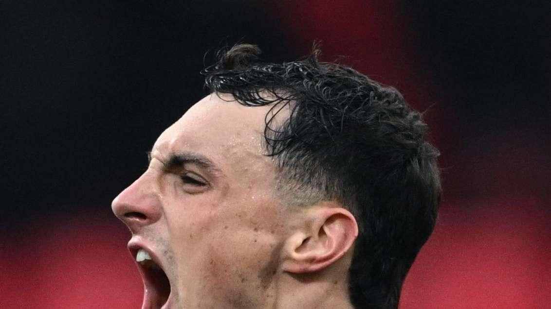 Occhiuto (Sky): "Trovo particolarmente carina la away rosa del Cagliari"