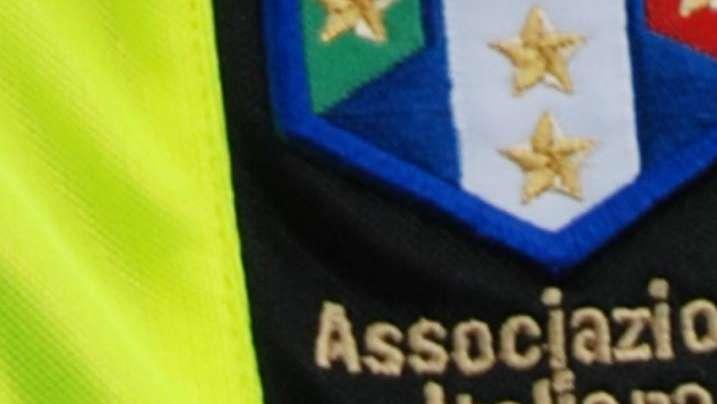 Un altro arbitro aggredito, l'Aia 'oscura' il sito ufficiale per protesta. Il messaggio solidale del Cagliari Calcio