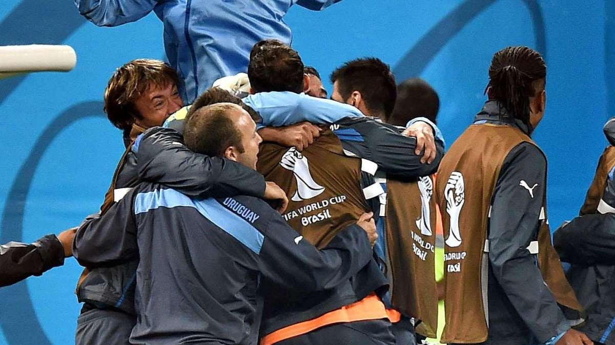 La Celeste si colora di rossoblù: cross di Nandez e gol di Pereiro! Ecuador ko al 92'. Ma preoccupa Godin 