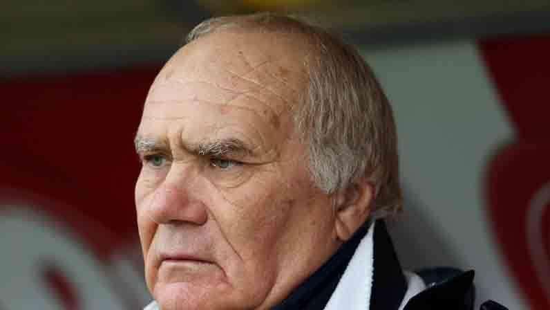 ESCLUSIVA TC - NEDO SONETTI: "Il Cagliari gioca così così? Per fare il bel calcio servono i grandi giocatori: la squadra deve continuare a tenere la barra dritta, guidata dal suo condottiero. Rinforzi dal mercato? Punterei su giovani italiani"