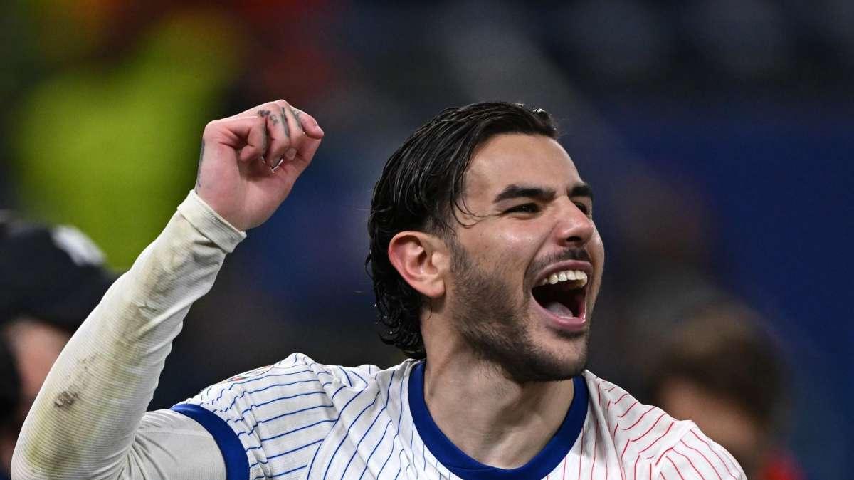 Theo Hernandez sull'addio agli Europei: "Orgoglioso di far parte di questa prestigiosa squadra"