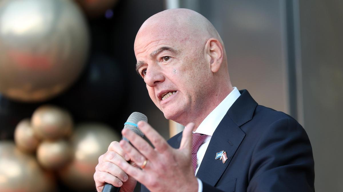 Fifa: Infantino sotto pressione, è caccia allo sfidante