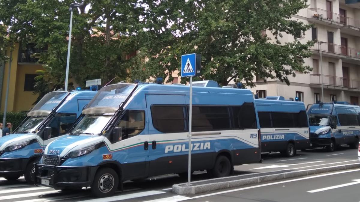 Al "Molinari" minacce e danni. La Nuova Sardegna: "La follia degli ultras fa vergognare Sassari. Sono in arrivo i Daspo"