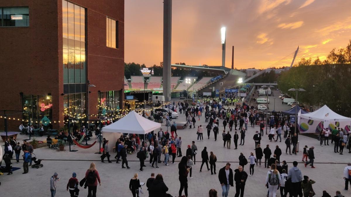 Follia in Finlandia: club retrocede ed alcuni tifosi mettono fuoco allo stadio