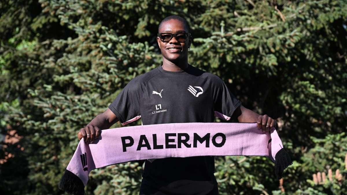 Palermo, Gyasi: "Posso giocare ovunque... Anche in porta. Chiedete a Moreno Longo"