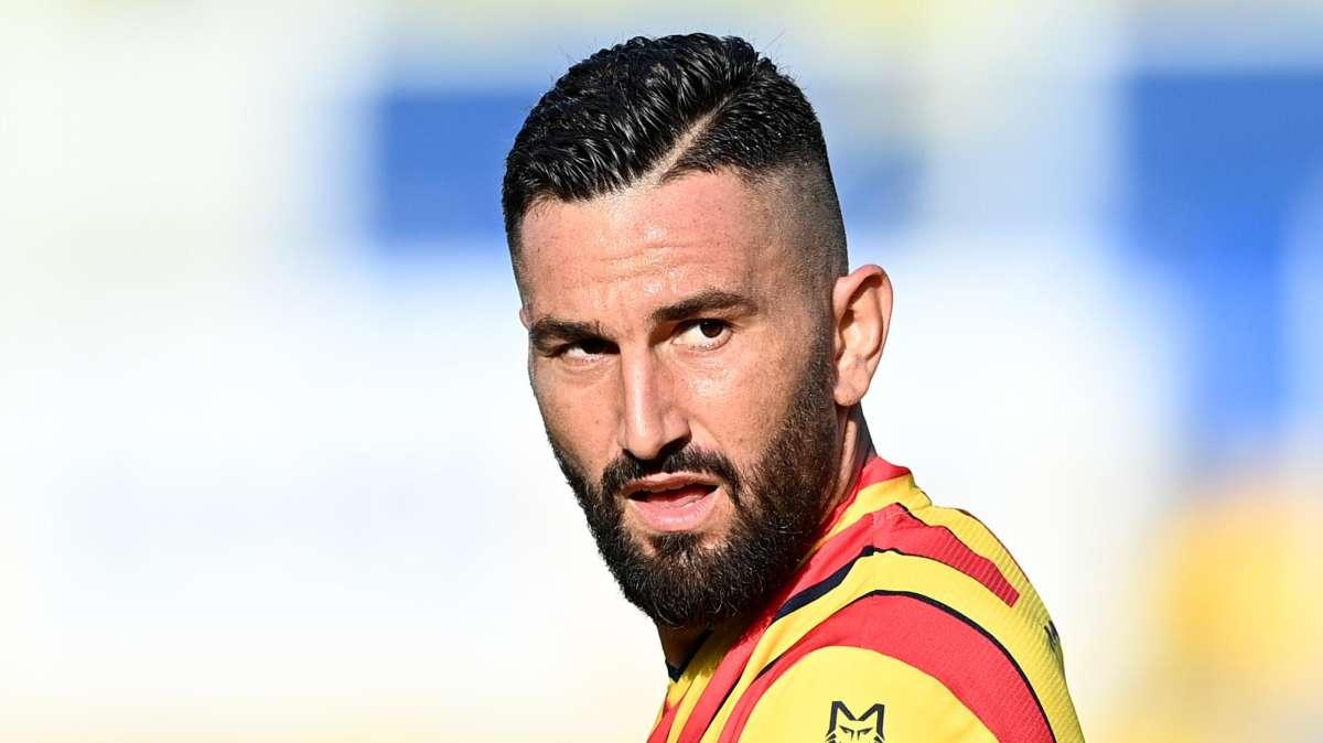 Gazzetta - Cagliari,  Lapadula piace a Liverani ma per la dirigenza la certezza è Coda