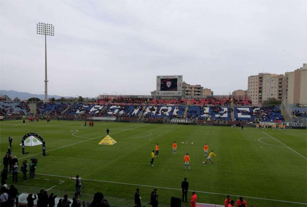 Il Cagliari ospita l'Udinese: vincere per salutare i tifosi rossoblù