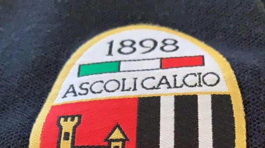 Ascoli, episodi di tensione: bomba carta e insulti alla dirigenza