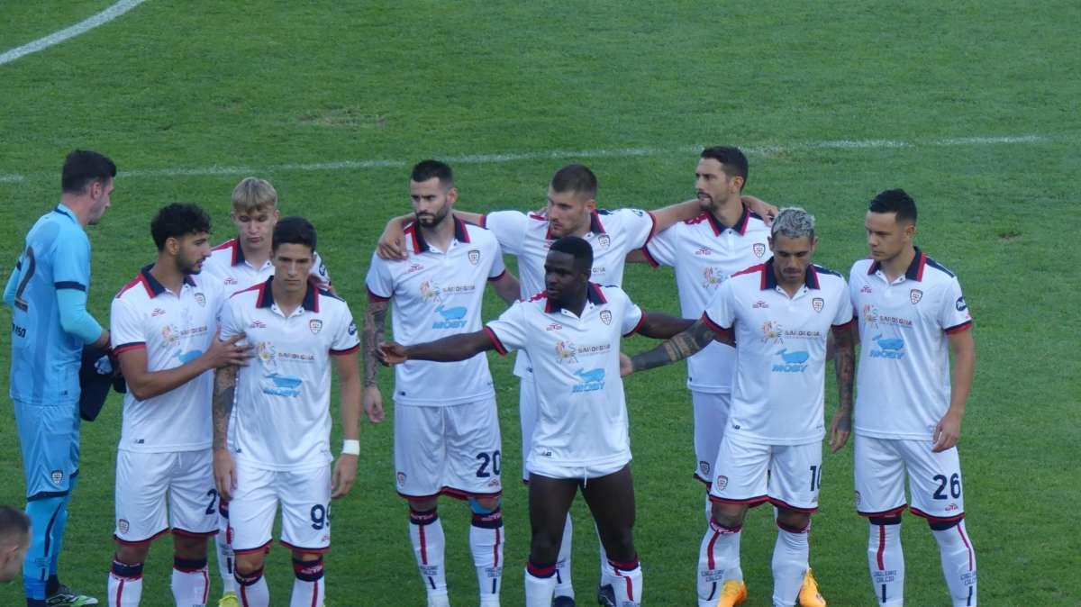 Cagliari atterrato a Milano. Il video del club