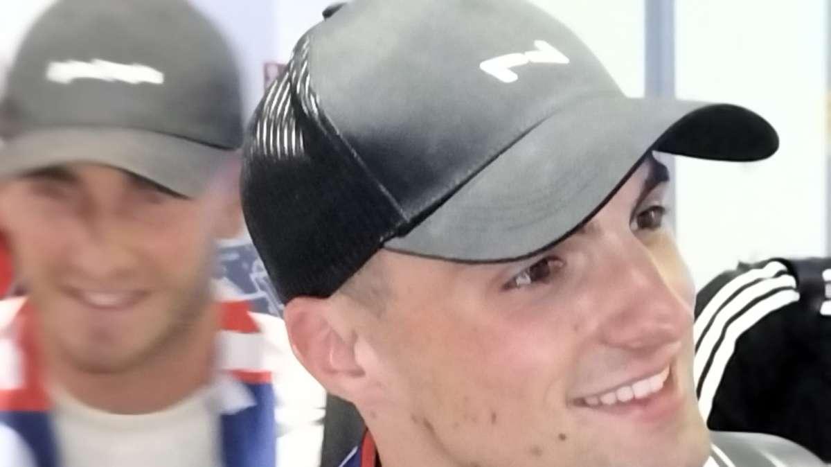 Il Cagliari cita Vanzina e rimanda "Adopo" l'allenamento le presentazioni social dei nuovi arrivati da Bergamo (VIDEO)