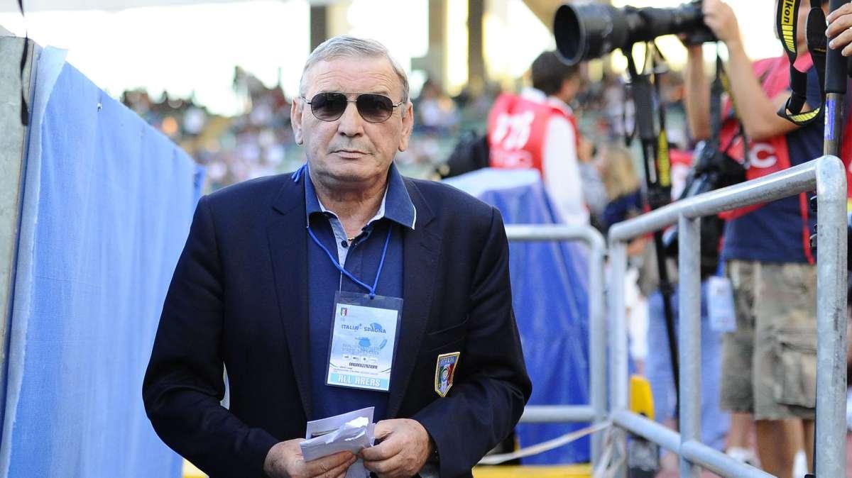 Dinamo Sassari, tifosi a Milano con uno striscione per Riva: "Uno di NOI" (FOTO)