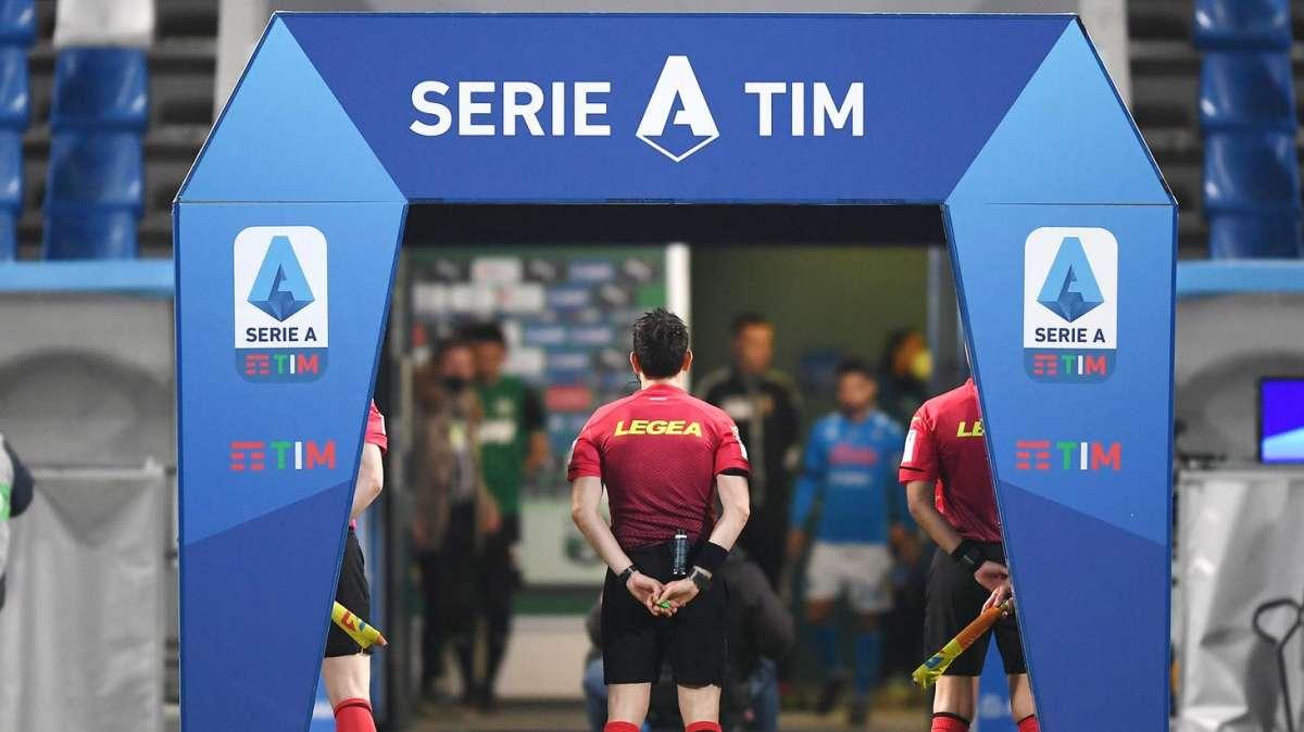 Taglio della Serie A da 20 a 18 squadre, solo 5-6 club favorevoli