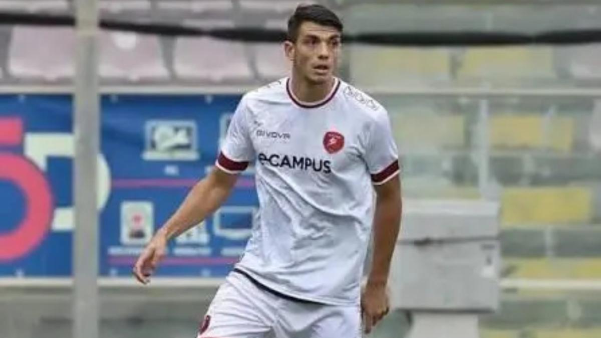 Reggina, Domenico Girasole non si muove: il calciatore non è in uscita