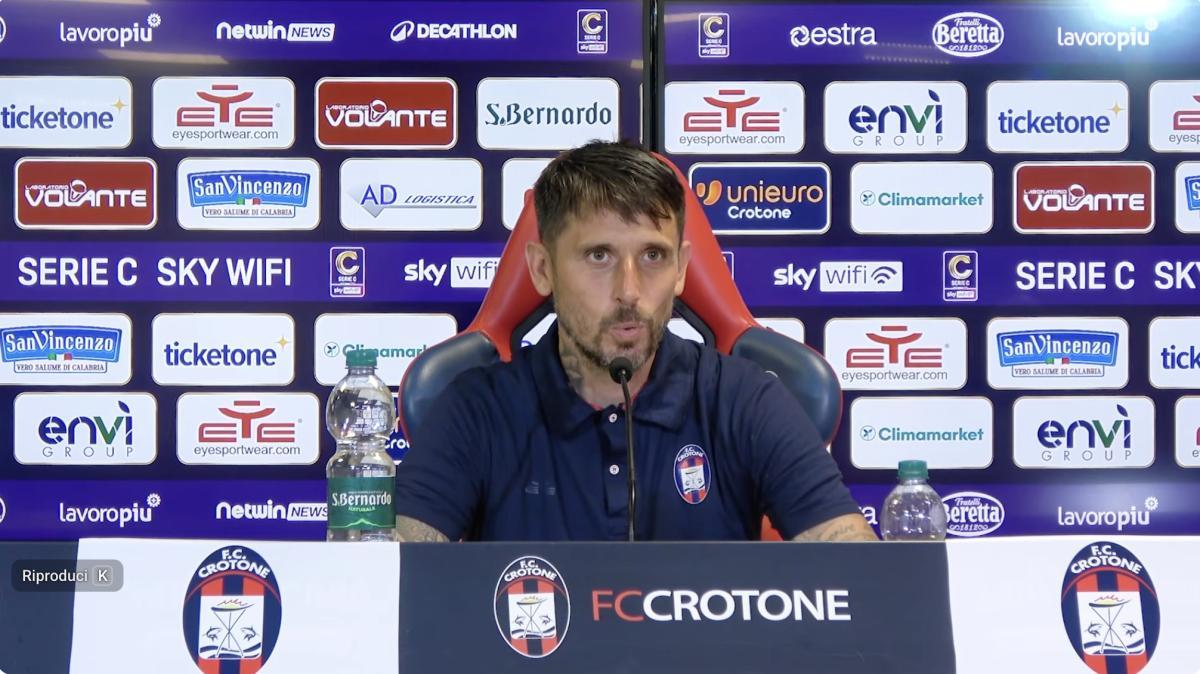 Crotone, Greco indica la strada contro il Cerignola: «Le occasioni vanno sfruttate»