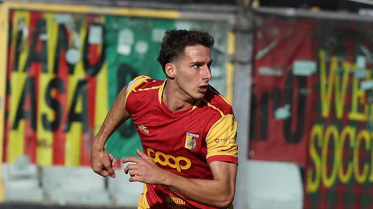Cassandro al Palermo, l'ex Catanzaro torna in Serie B