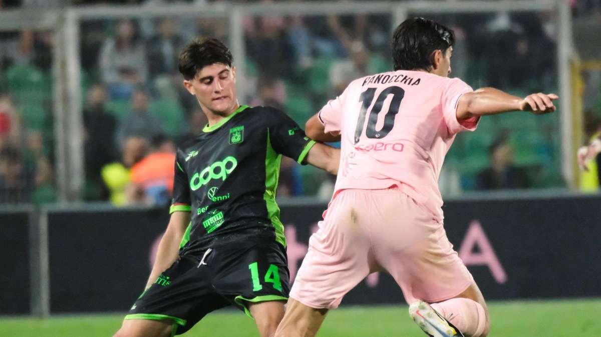 Liberali lascia il Catanzaro e segue Aquilani in Serie A?