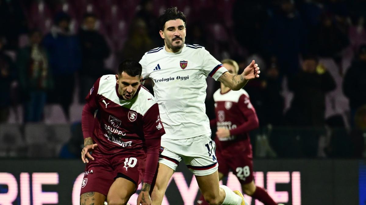 Cosenza, ufficiale la cessione di Caporale alla Casertana