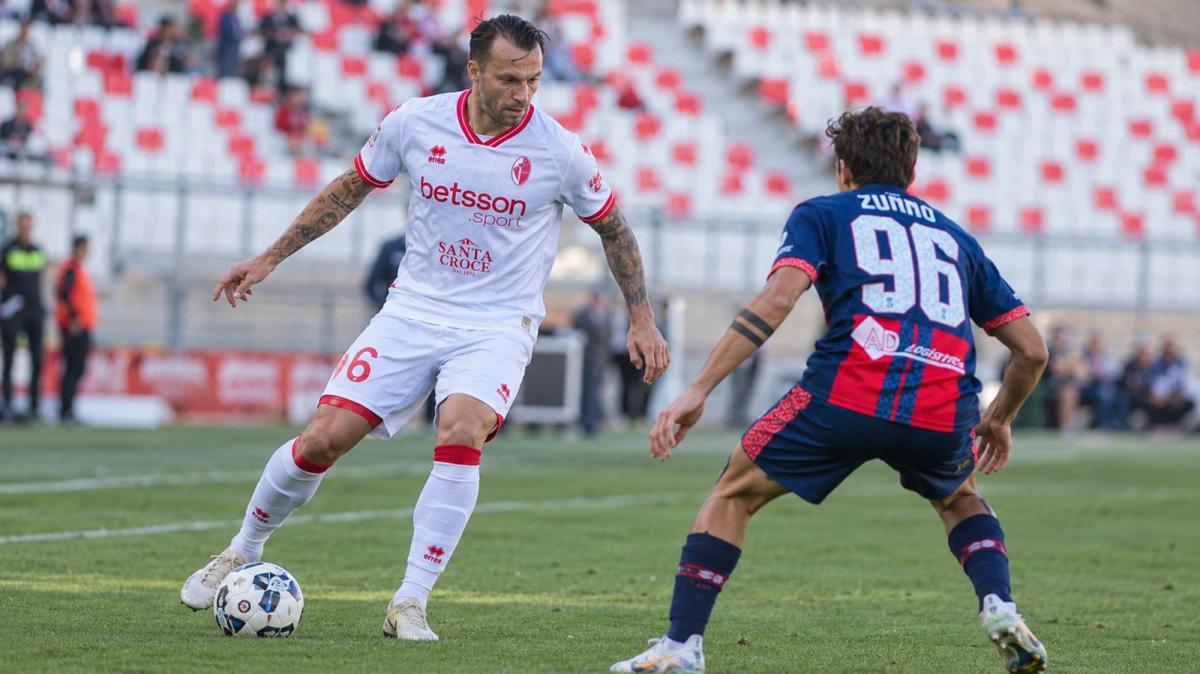 Bari-Crotone 0-0, i rossoblù strappano un punto al San Nicola