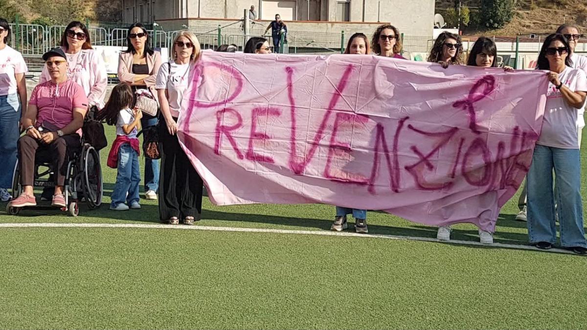 Melito Porto Salvo, il derby si tinge di rosa: insieme per la prevenzione e la vita