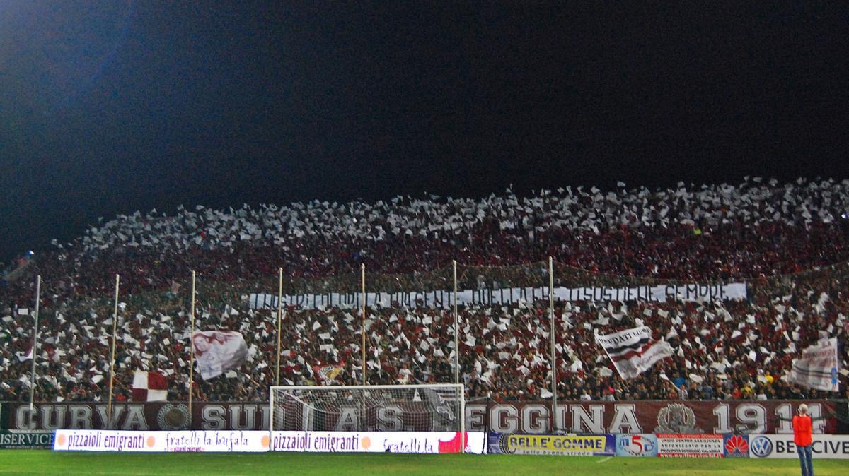 Reggina, debutto al Granillo sabato 22