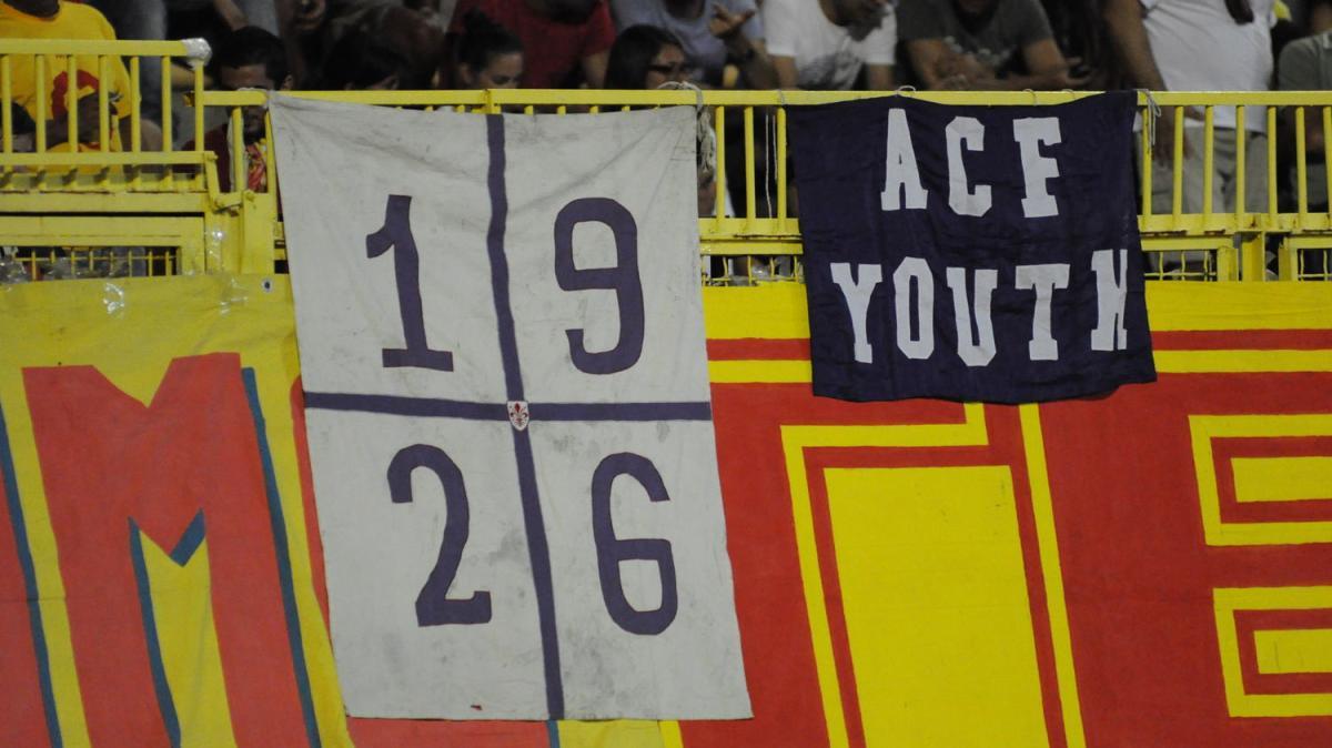 Striscioni al Ceravolo