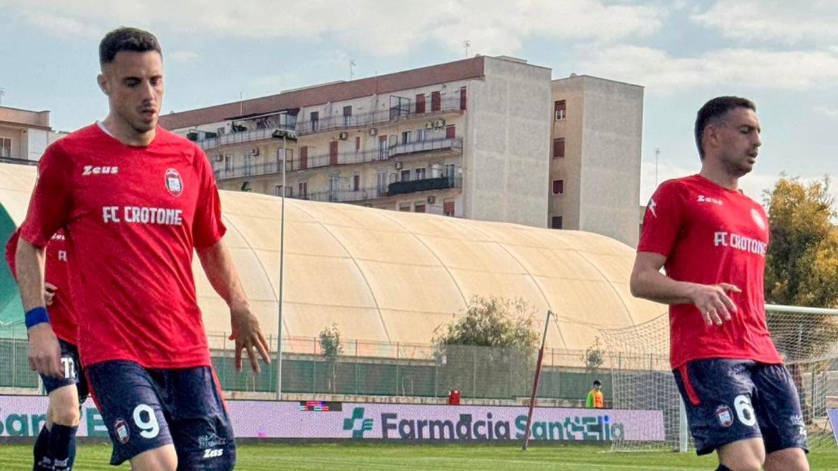 Crotone, al via la nuova stagione: l'era Greco comincia con il primo allenamento