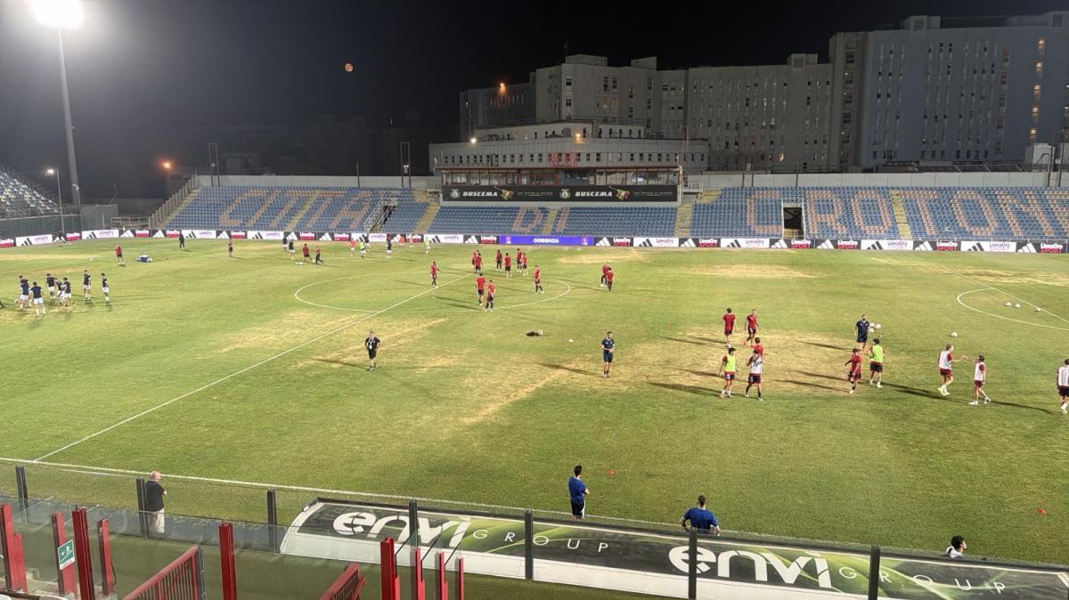 Cosenza-Potenza 1-2, Bura punisce i lupi allo scadere