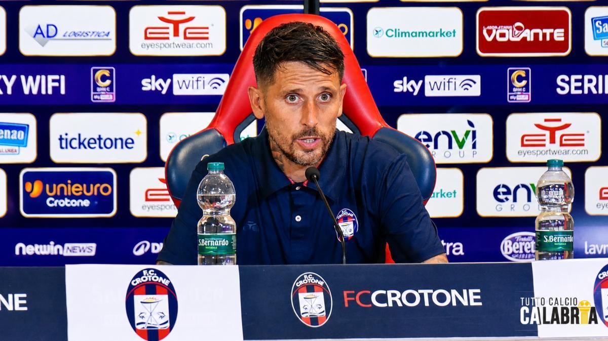 Crotone-Foggia, Greco: «Il -6 non deve diventare un alibi, dobbiamo reagire»