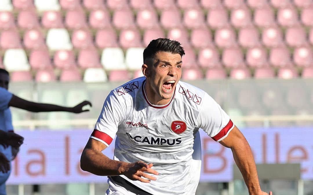 Il cuore amaranto di Domenico Girasole : quando l'amore per la maglia viene prima tutto