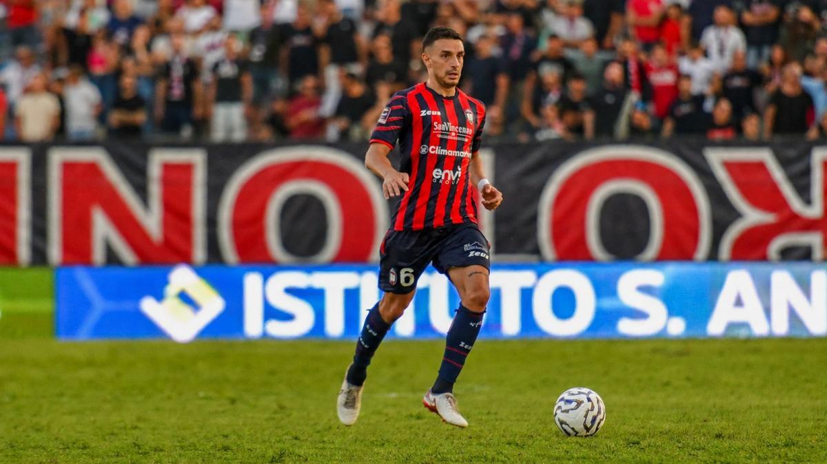 Crotone, dopo Sandri parte anche Di Pasquale: il difensore passa al Foggia