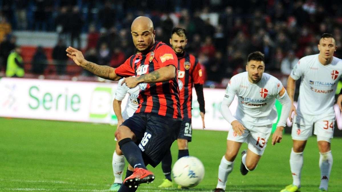 Cosenza, il primo tifoso è Allan Baclet: con il Cittadella era in Curva