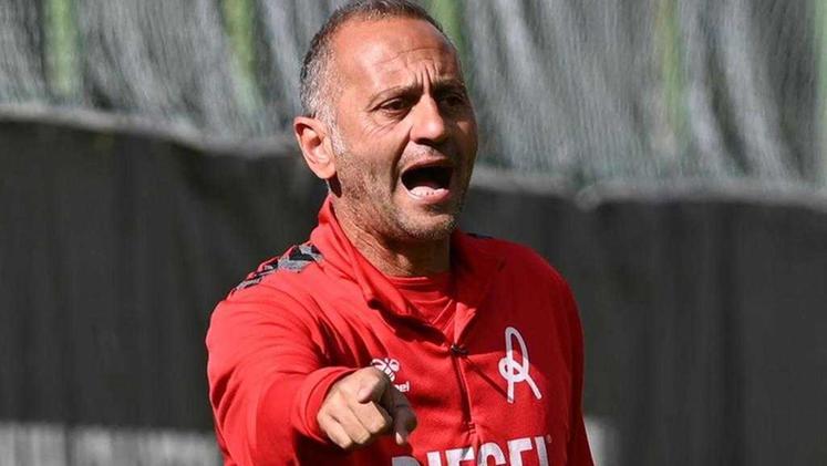 Il Vicenza rimonta e sorpassa il Catanzaro al "Menti"; Gallo raggiante: "Siamo venuti fuori nella ripresa"