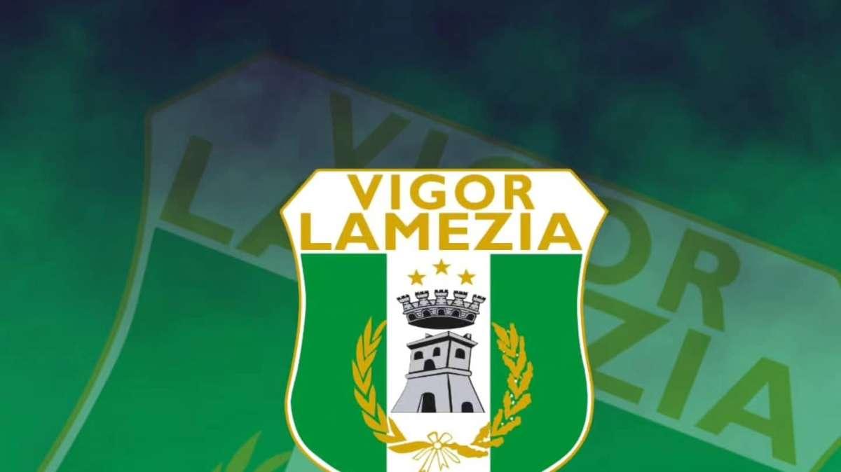 Vigor Lamezia, ancora torti arbitrali: il comunicato della società 