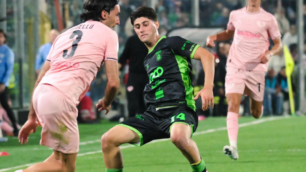 Liberali trascina l'Italia Under 19: il talento del Catanzaro a segno nel 2-0 alla Serbia