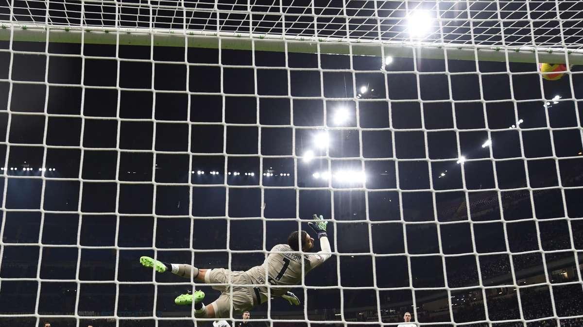 Scusi, chi ha fatto palo? Il Como è sul podio per legni subiti in Serie A