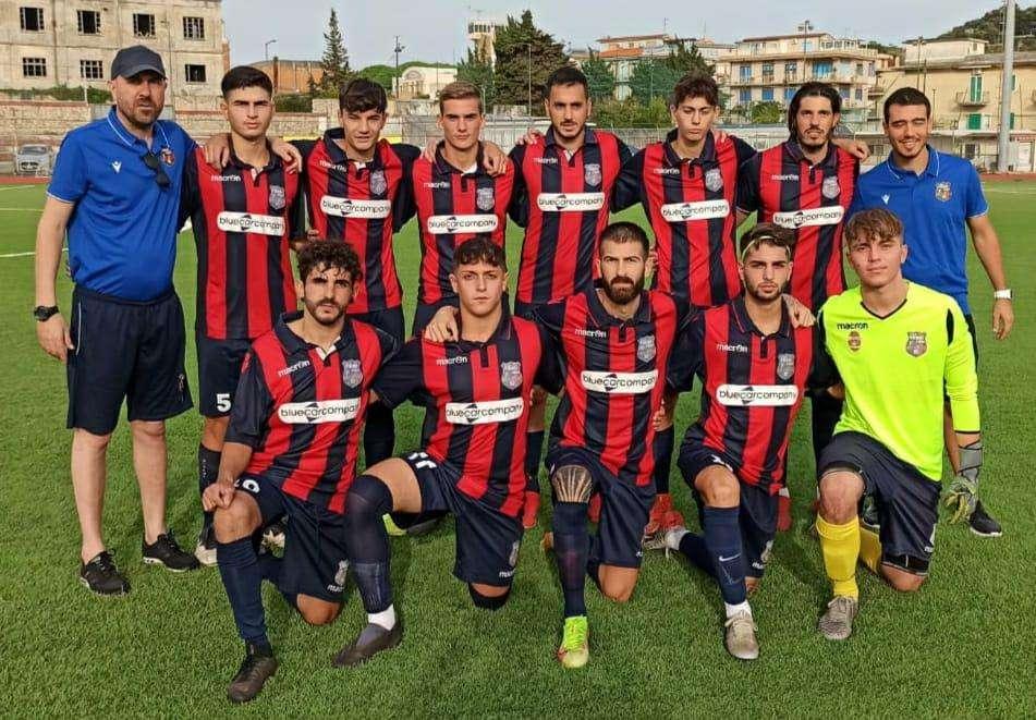 Il Fondi Calcio schierato