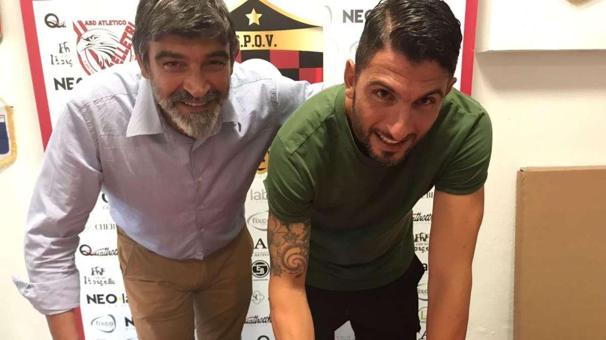 Sampaolo alla firma 