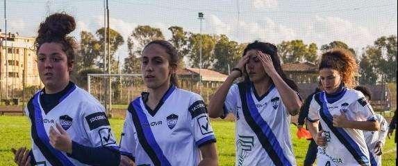 Sporting Latina Women