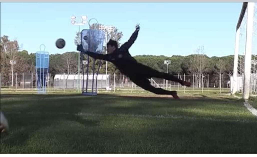 Di Crescenzo in volo elastico