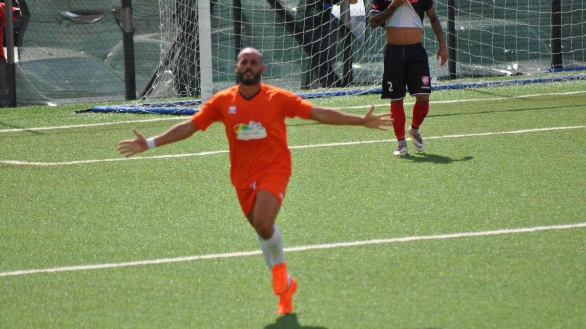 Mauro Ciccarelli dopo il gol  