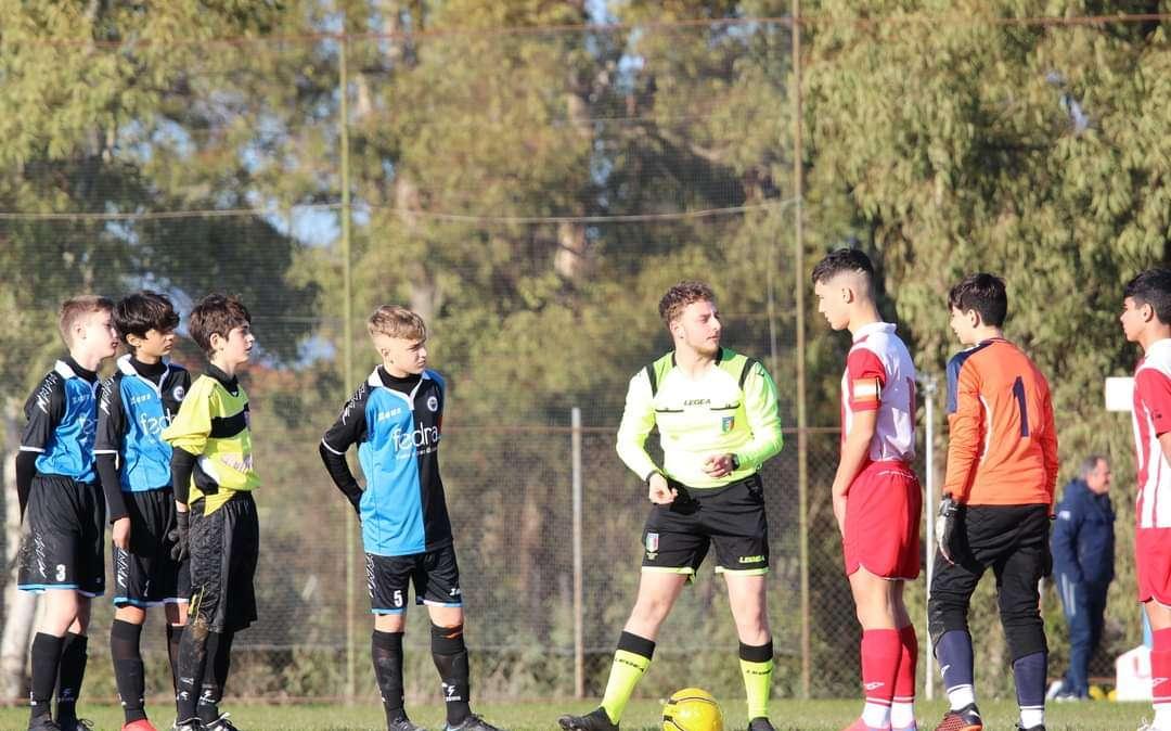 Le squadre a centrocampo 