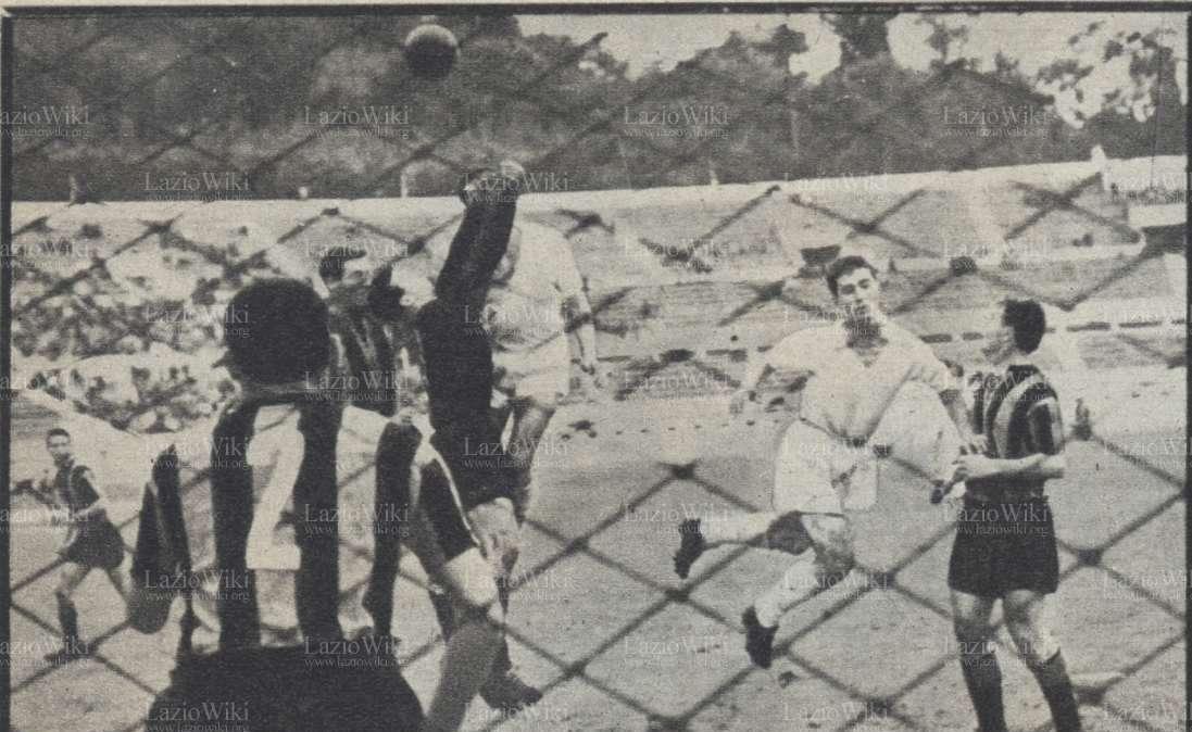 Guarniero con la maglia Lazio