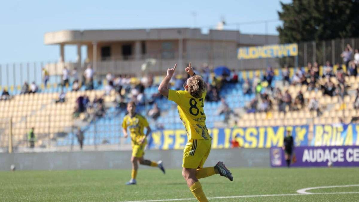 Cerignola-Latina 1-1: ofantini ai playoff 
