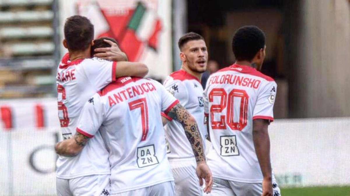 Bari, allenamenti: lavoro a parte per Simeri, c'è Scavone